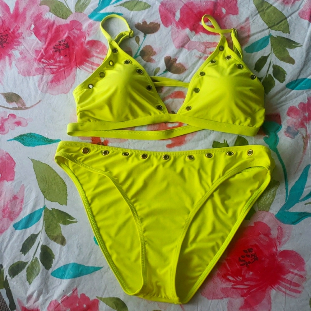 Bright Yellow Bikini💛